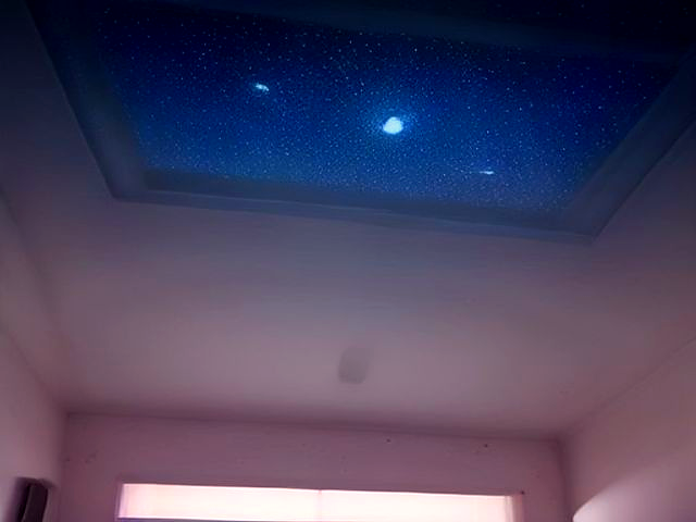 The Ceiling as the Fifth Wall